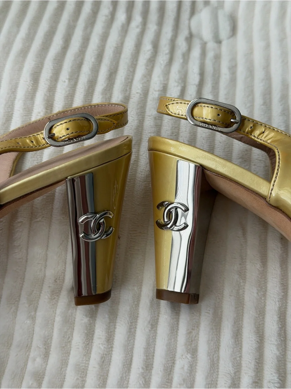 CHANEL elegant cc